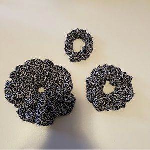 Black and White Floral Print Cotton Scrunchie Set of 3 (XXL -XL-S)